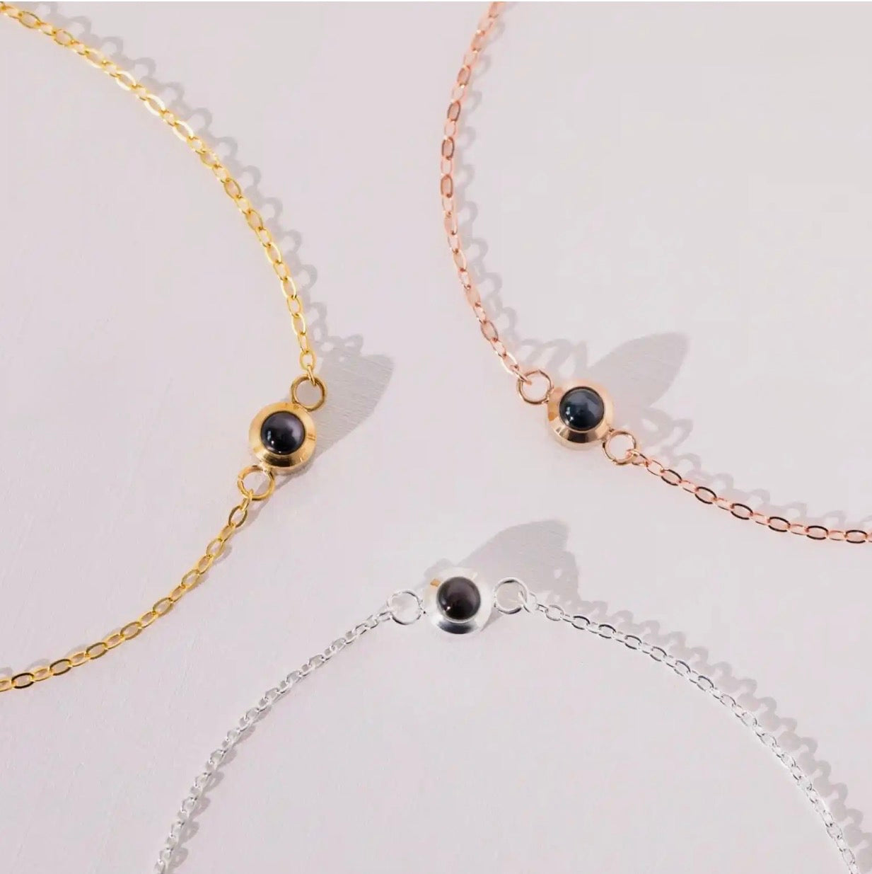 Cross Chain round Projection Bracelet
