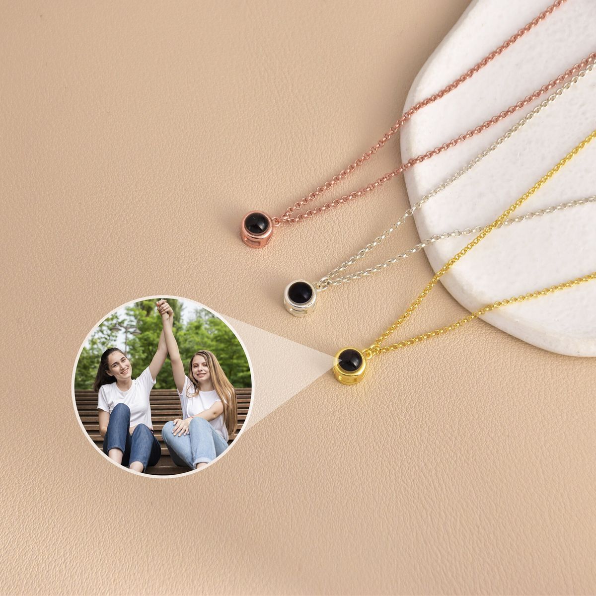 Necklace Photo Projection