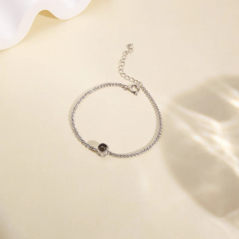 Cross Chain round Projection Bracelet