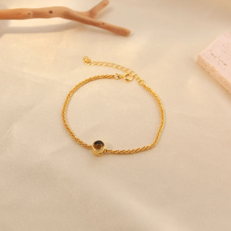 Cross Chain round Projection Bracelet